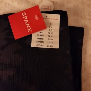 Black camo Spanx leggings